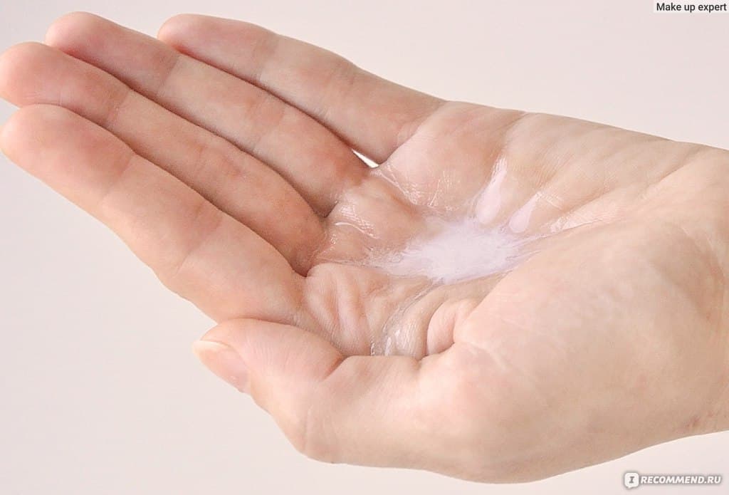 افرازات بيضاء كريمية في اليوم 19 من الدورة